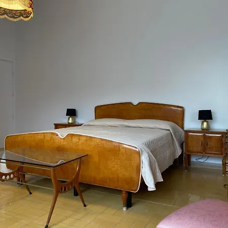 Letizia Apartment *